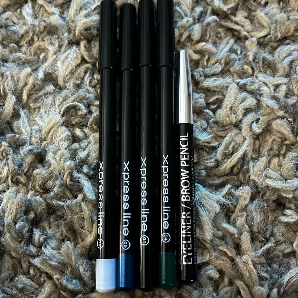 Makeup Bundle - Picture 3 of 6